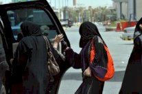 الداخلية السعودية: سنتعامل بحزم مع التجمعات الداعية لقيادة المرأة