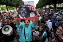 النهضة تدعو إلى تهدئة للإسراع بخروج تونس من الأزمة 