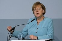 ميركل تدعو اسرائيل الى