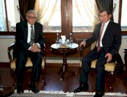 أوغلو لمعارضين سوريين: الإبراهيمي جاءنا متحدثًا الروسية لا العربية