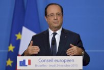 هولاند: ما كشفه سنودن يمكن أن يكون مفيدًا