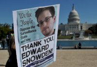 الصحافي غرينوالد يطالب المانيا بحماية سنودن 