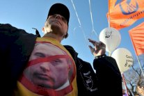 الآلاف يتظاهرون في موسكو ضد بوتين ودعمًا للسجناء السياسيين