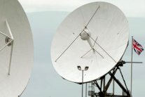 اتهامات تنتظر المتهمين الثمانية في قضية التنصت في بريطانيا