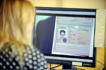 نائبان اميركيان يطالبان بعدم منح سنودن 