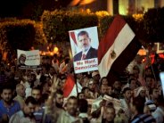 مرسي يمثل أمام المحكمة بتهمة التحريض على القتل