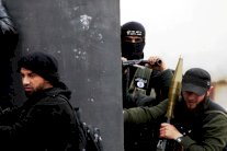 الجهاديون يجندون الانتحاريين بصور مبتسمة لقتلاهم