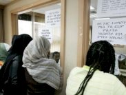 السعودية تدعو مواطنيها لاصطحاب وثائق عمالتهم خارج المملكة