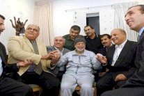 التحاليل تدعم نظرية تسمم عرفات بالبولونيوم المشع