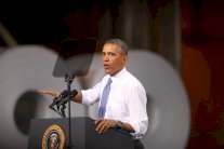 عشرات الديموقراطيين ينشقون عن أوباما بسبب قانون التأمين الصحي 