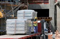 مسؤول في الامم المتحدة يدعو الى تحسين شروط العمال الاجانب في قطر 