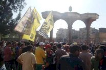 أنصار مرسي يتظاهرون رافعين شعار 