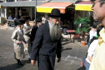 الأصوليون اليهود يتهمون نتانياهو بالتطاول على التوراة