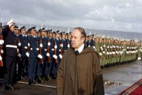 حزب جبهة التحرير الوطني الجزائرية يقاوم التغيير