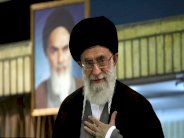 خامنئي يدير إمبراطورية ضخمة حجمها 95 مليار دولار