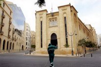 هكذا يتجنّب السياسيون في لبنان موضوع التنصت