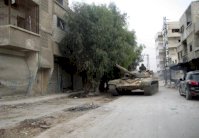 مقاتلو المعارضة يستعيدون السيطرة على قاعدة استراتيجية شمال سوريا