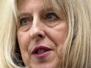 بريطانيا لتجريد المشتبهين بالإرهاب من جنسيتهم