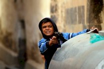 اليمنيون المدججون بالذخائر يتمنون إلقاء أسلحتهم