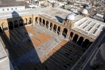 إسلاميو تونس يثأرون من الإرث البورقيبي... يعيدون العمل بـ