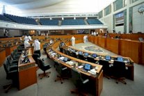 نائبان كويتيان شيعيان يطلبان استجواب وزير بسبب نزع خيام لعاشوراء 