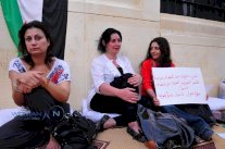 النساء في سوريا ضحايا اغتصاب وخطف ويستخدمن دروعا بشرية