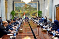 المالكي يعد الأنبار باطلاق المعتقلات وإرسال قوات وإنشاء مطار