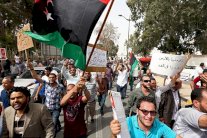 السفارة البريطانية تعلّق أعمالها في ليبيا