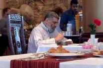 مصر غاضبة من ايواء قطر لمطلوبين وتدعوها لتسليم عاصم عبد الماجد