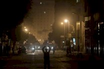 الجيش المصري يواصل غلق ميدان التحرير تحسبا لتجدد المظاهرات