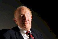 وفاة الجنرال اوساريس المدافع عن ممارسة التعذيب في حرب تحرير الجزائر