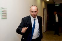 وزير اسرائيلي يقترح ضم جزء من الضفة الغربية 