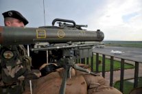 هولاند يعلن عملا عسكريا 