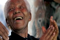 طريق مانديلا الطويل نحو الحرية يحطم الأرقام القياسية