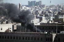 الهجوم على وزارة الدفاع اليمنية خلّف أكثر من 50 قتيلاً