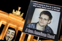 الولايات المتحدة تعفو عن سنودن مقابل إعادة الوثائق