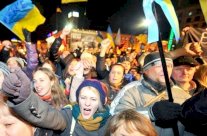 أوكرانيا تغوص أكثر فأكثر في أزمتها السياسية