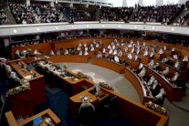 الكويت: تبرئة 70 ناشطا معارضا في قضية اقتحام البرلمان 