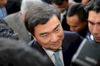 القضاء التايلاندي يتهم رئيس الوزراء السابق ابيسيت بالقتل