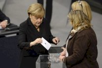 انغيلا ميركل مستشارة ألمانيا لولاية ثالثة