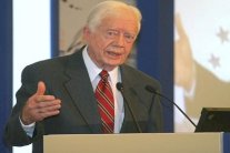 جيمي كارتر يدعو الى اجراء انتخابات ونشر قوات لحفظ السلام في سوريا