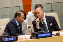 الجربا يكثف الاتصالات الدبلوماسية مع هيغ وفابيوس