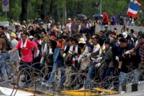 متظاهرو تايلاند يصعدون الضغط على الحكومة لإلغاء الانتخابات