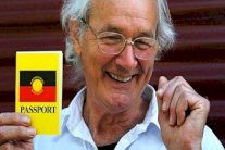 والد جوليان اسانج التقى الرئيس الاسد في دمشق 