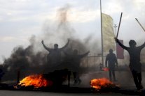 أزمة الأنبار توحد السنة وتزيد الشحن الطائفي وتهدد الانتخابات