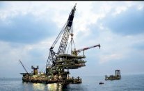 انتشال 3 جثث بعد غرق منصة بحرية قبالة الشواطىء السعودية 