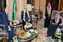 الرئيس الفرنسي بعد لقائه العاهل السعودي: لن نقبل بالتمديد للأسد