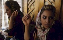 الدعارة علنية في إيران ومعدلات الخصوبة إلى انخفاض