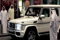 محمد بن راشد: أجنبي شاهدني في مركز تجاري بلا حراسة فاعتنق الإسلام