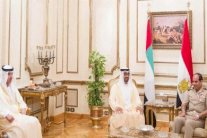 الإمارات تجدد دعمها لخيارات الشعب المصري 